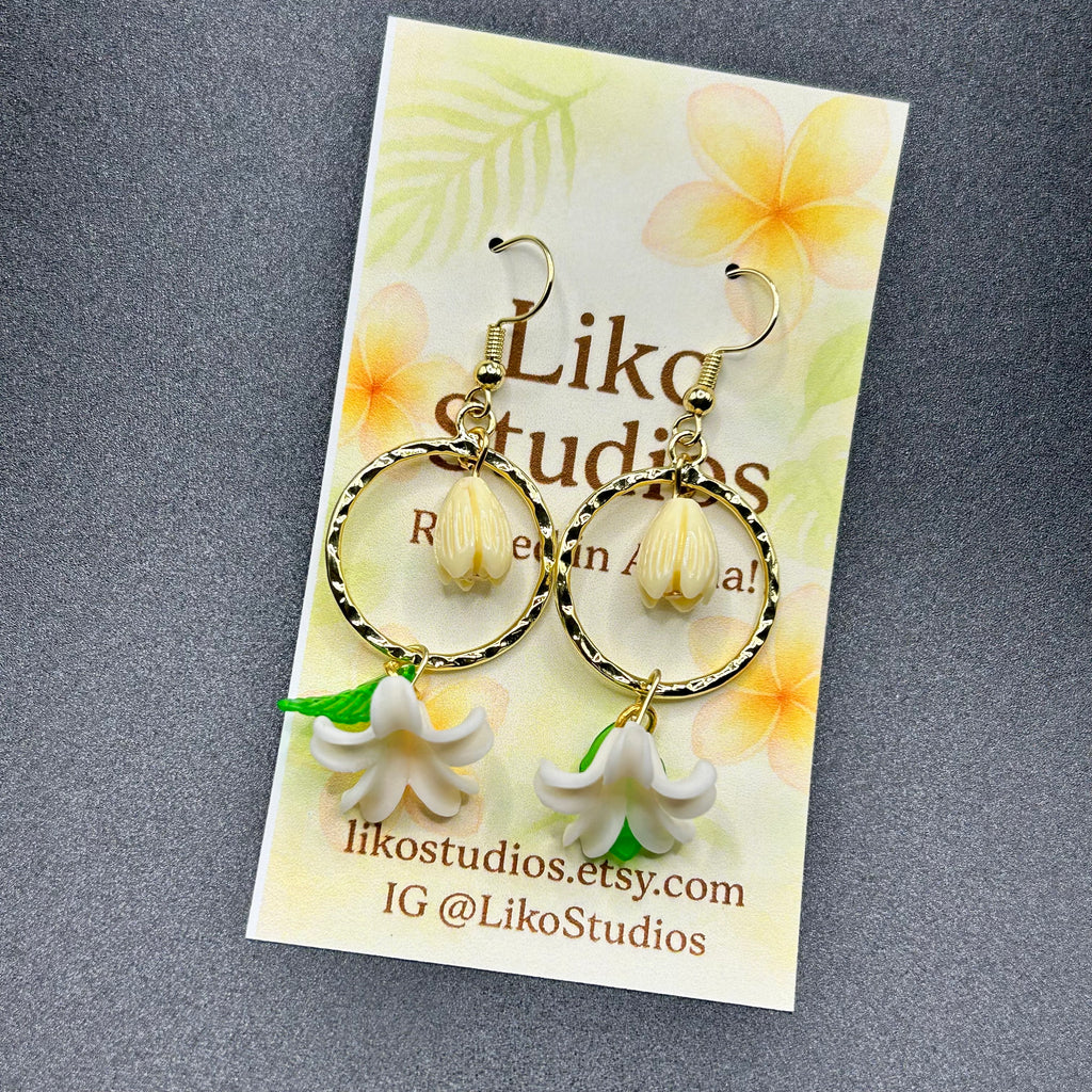 White Puakenkeni & Leaf Earring Set