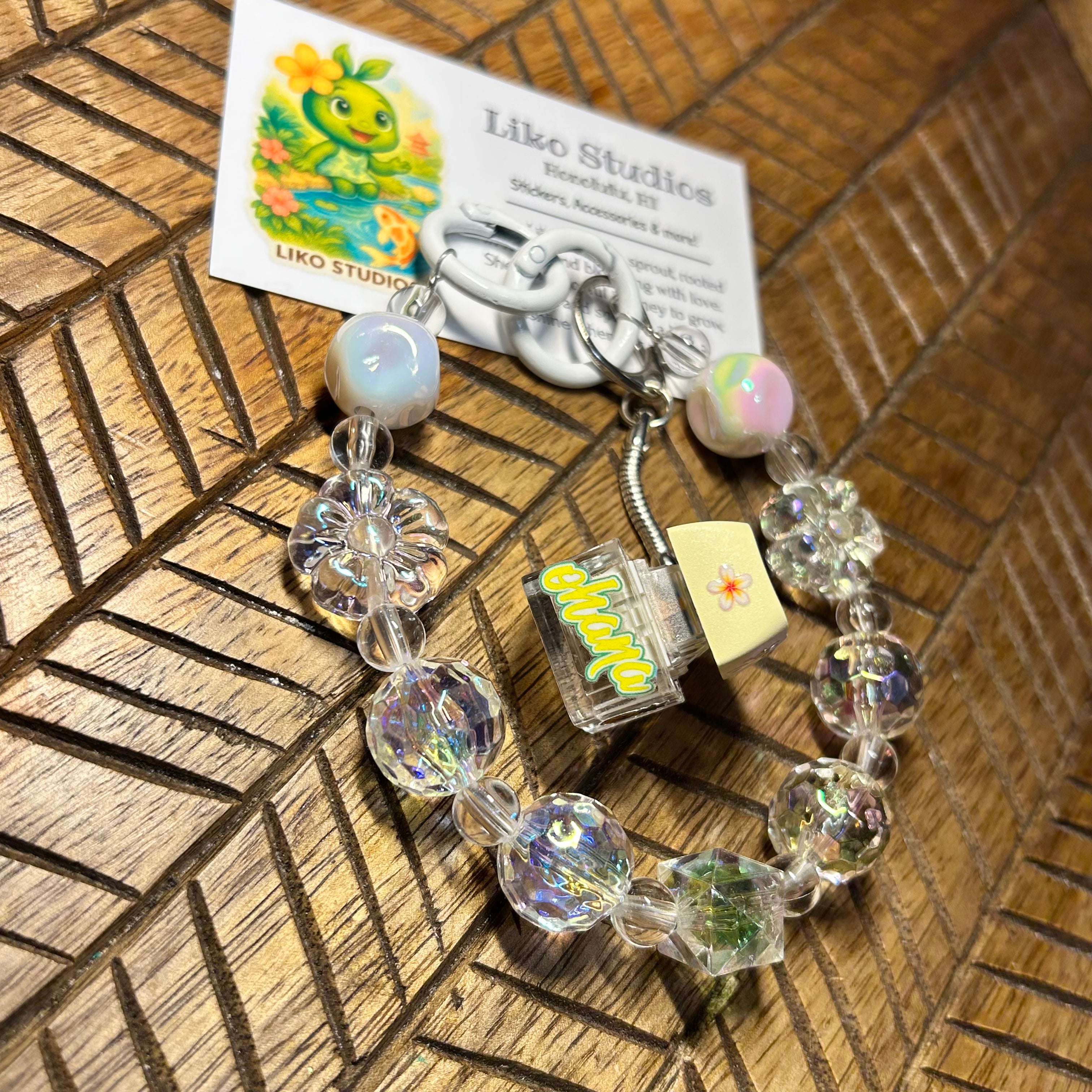 Pastel Yellow / White •  Ohana Fidget Keychain